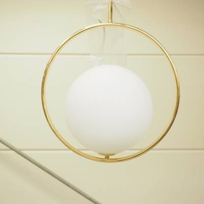 Design-Pendelleuchte Saint gold weiß Ø 40 cm