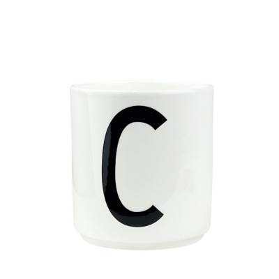 Design Becher Personal Buchstaben Weiß Schwarz